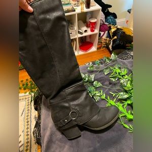 Fergalicious by Fergie Size 8 Black Boots